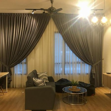 Zayah Homestudio Near Bukit Jalil / Mines Seri Kembangan Exterior foto